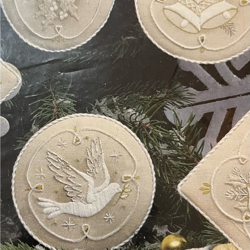 Ivory and Gold Embroidery Thread - Picture 5 of 6